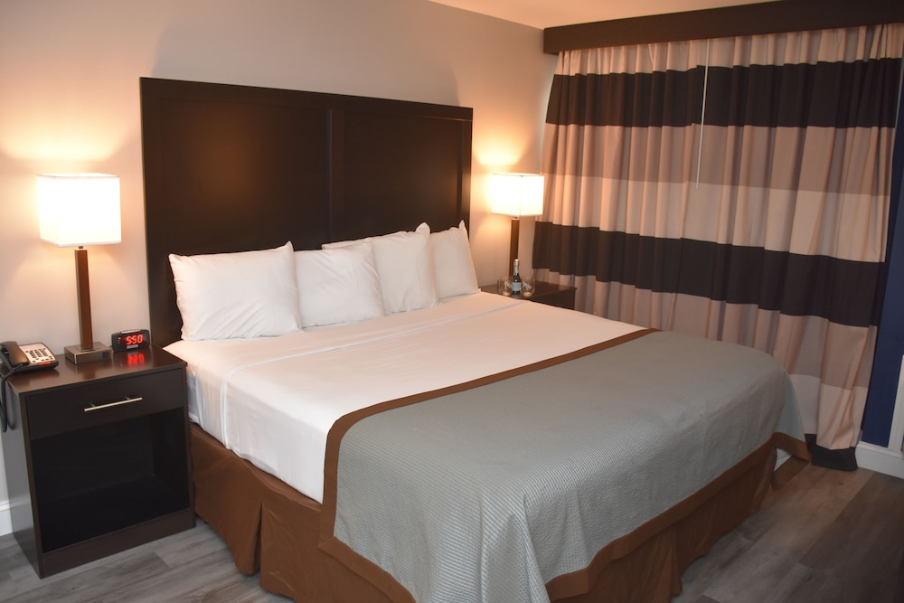 Ramada by Wyndham Vineland Millville Area 10/32