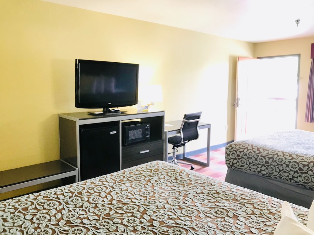 Days Inn By Wyndham San Antonio Near Fiesta Park 12/36