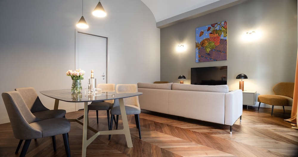Palazzo Del Carretto Art Apartments 23/72
