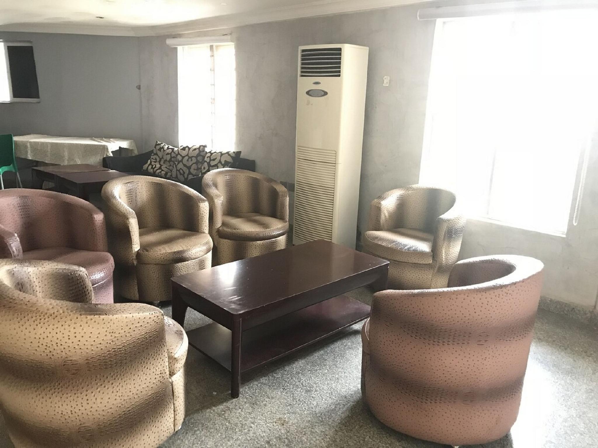 Pentagon Luxury Suites Enugu 19/28
