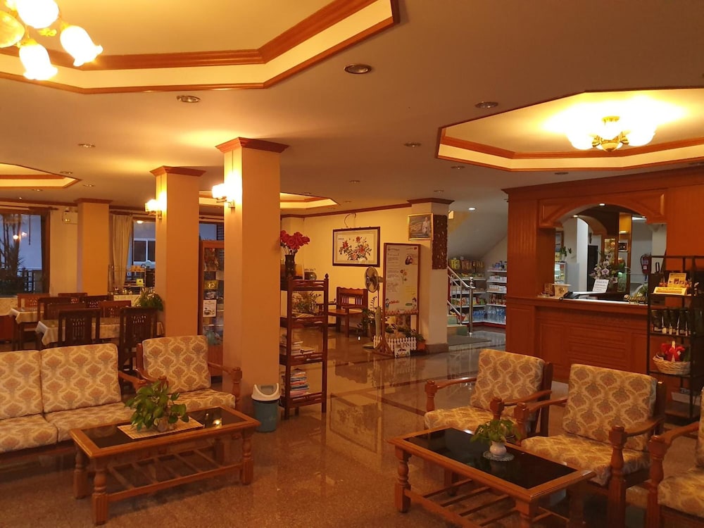 Ritzy House Hotel 15/19