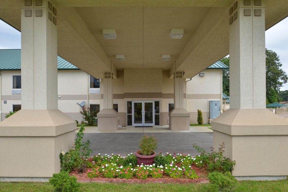 Star City Inn Suites 4/45