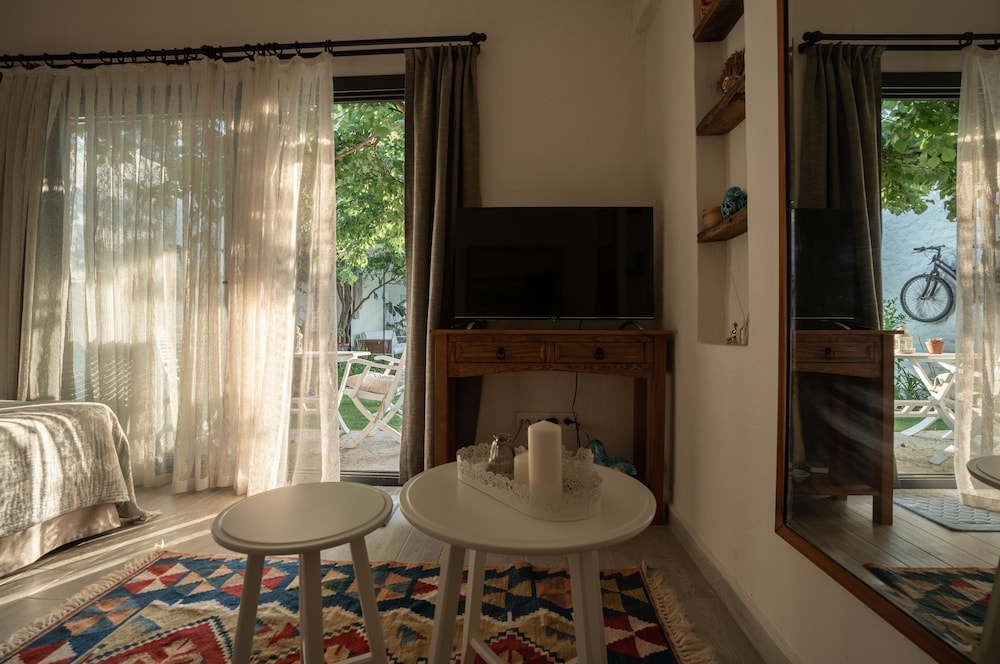 Sedirli Ev Alacati 28/50