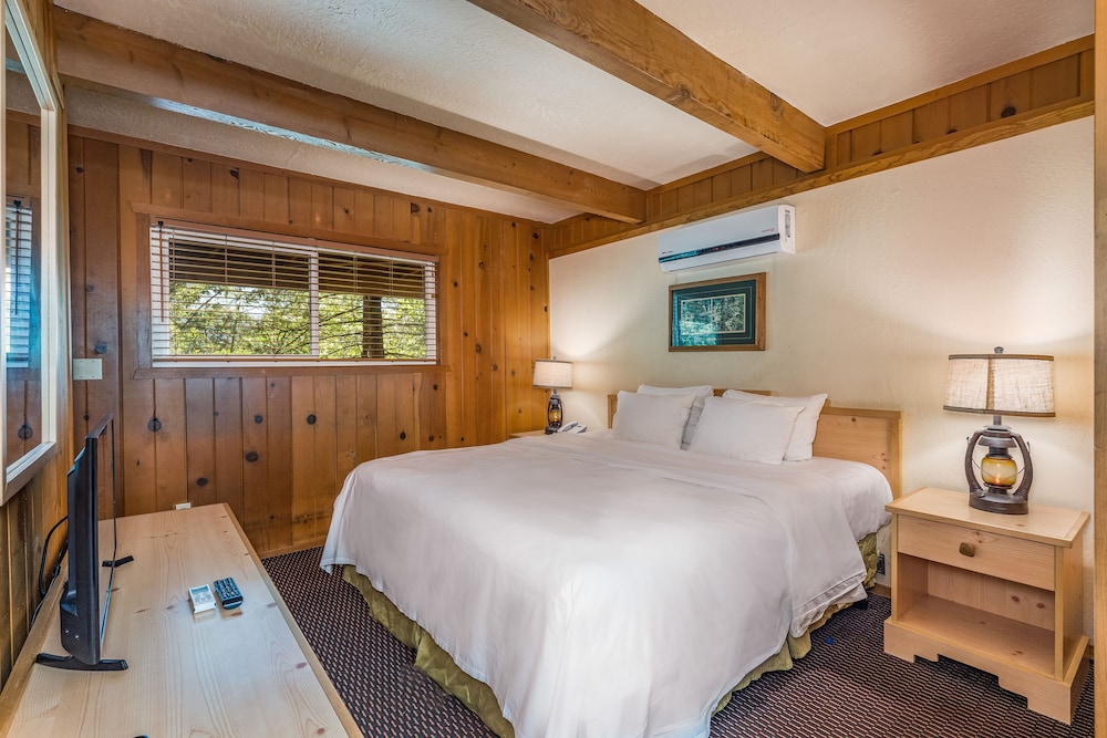 The Pines Resort 14/47