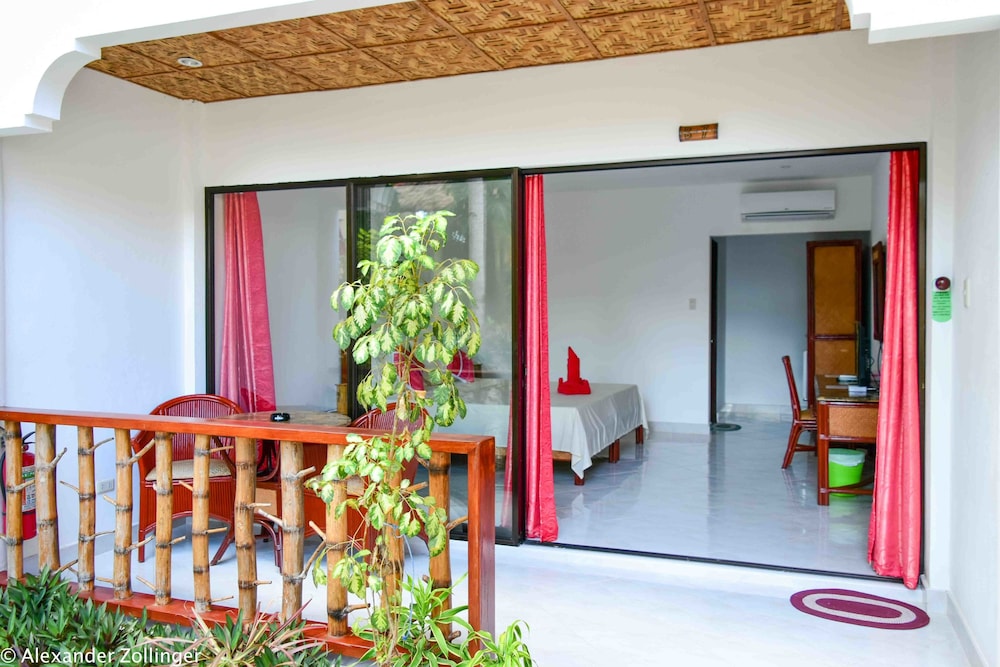 Alona Vida Beach Resort 46/64