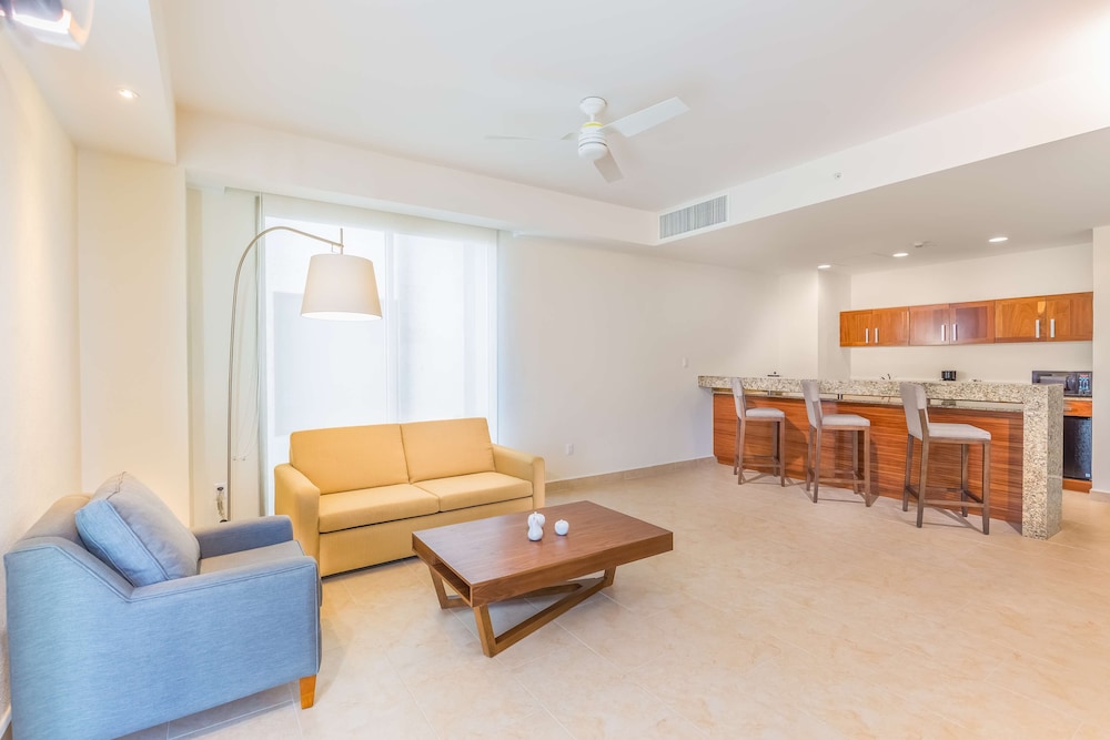 Hampton Inn and Suites by Hilton Los Cabos 31/55