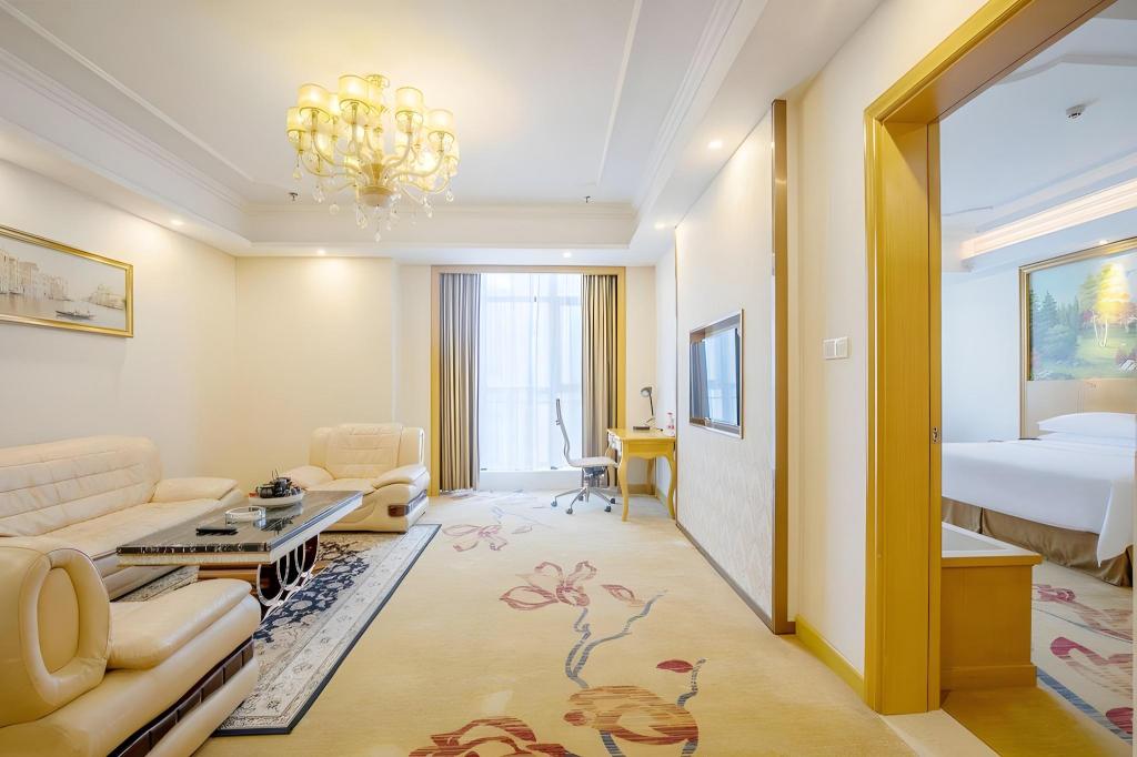 Vienna International Hotel (Zhongshan Torch Center Branch) 29/42