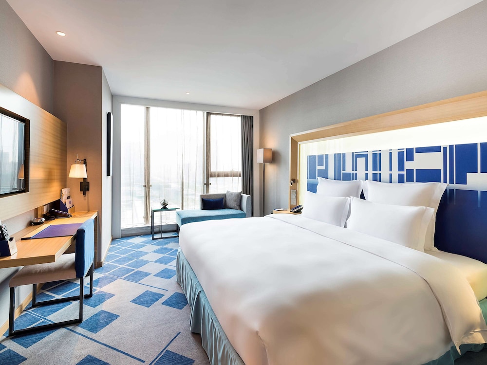 SUPERIOR, KING BED