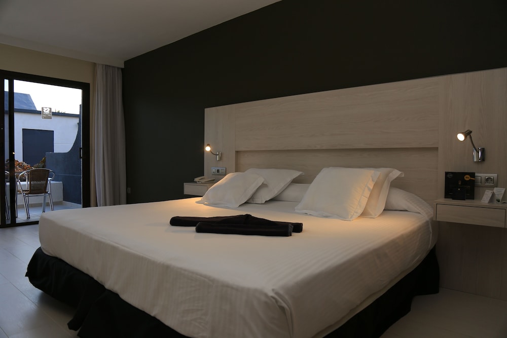 R2 Romantic Fantasia Dreams And Suites Hotel Adults Only 23/64