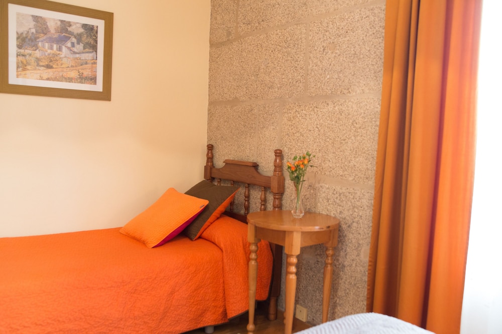 Linares Rooms Santiago 56/66