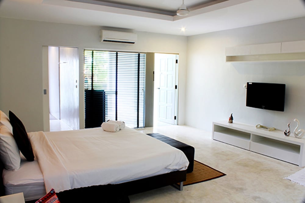 SURINTRA BOUTIQUE RESORT 10/25