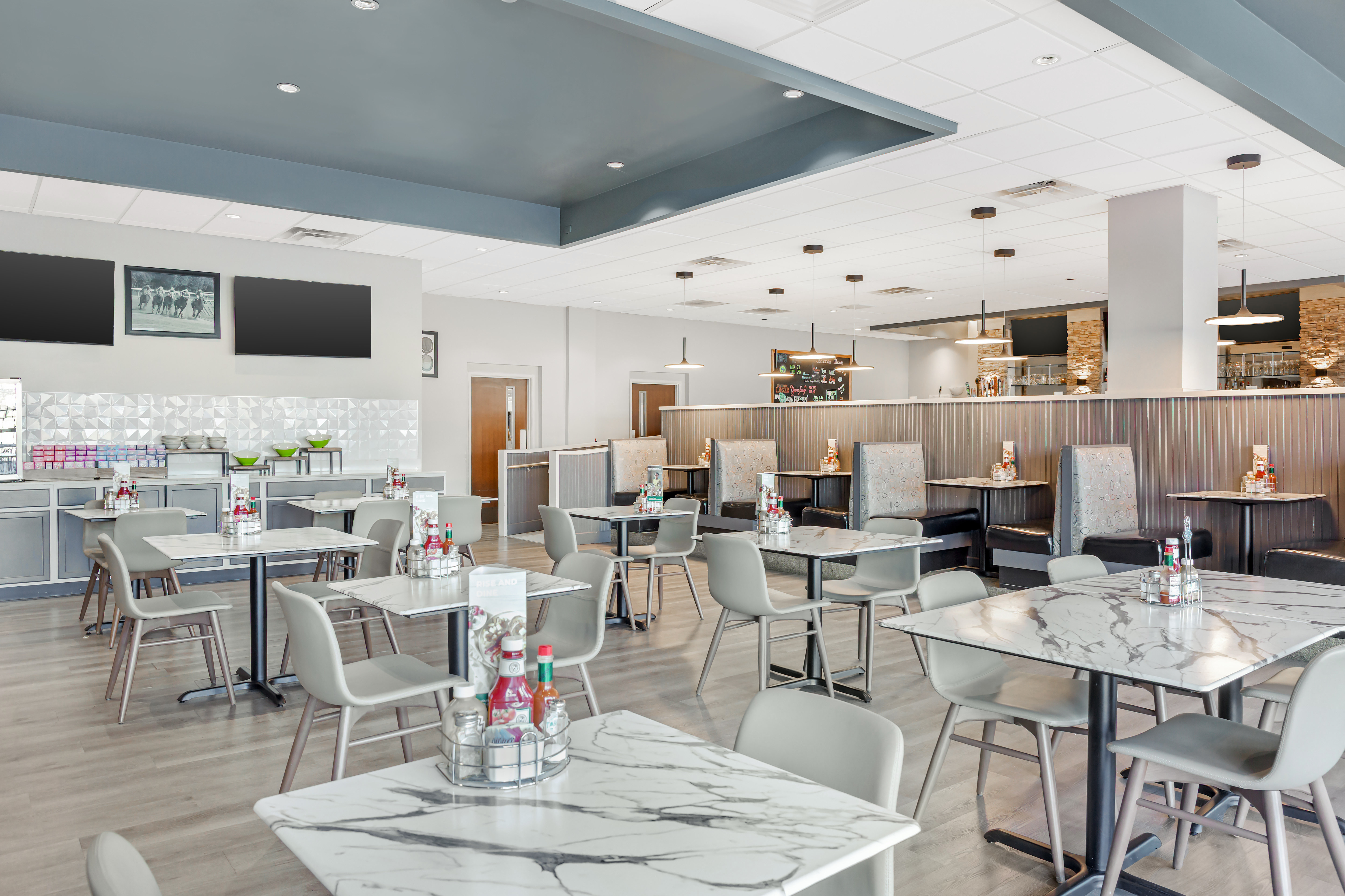 Holiday Inn Louisville Airport South 42/62