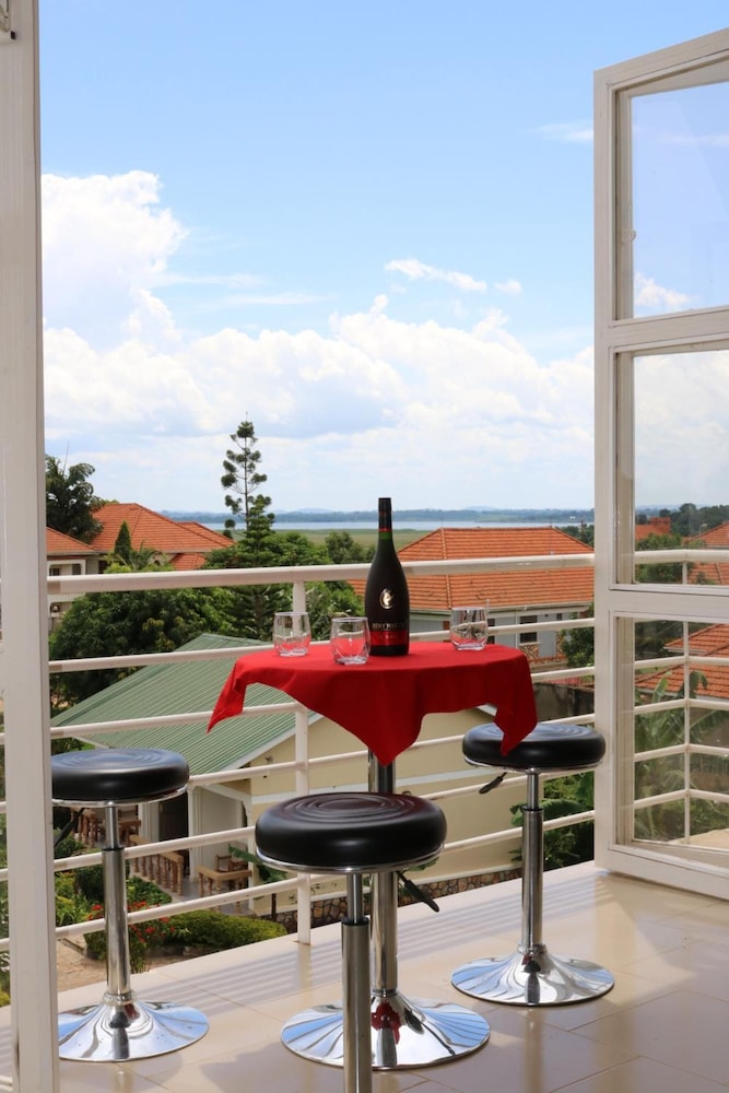 Pulickal Airport Hotel 31/50