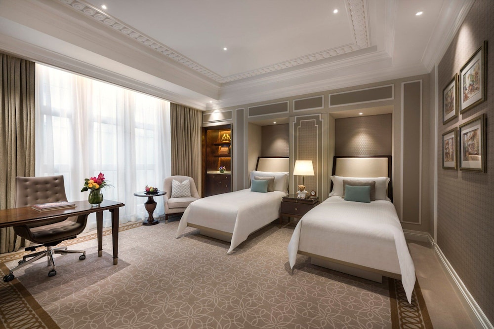 The Fullerton Singapore 12/56