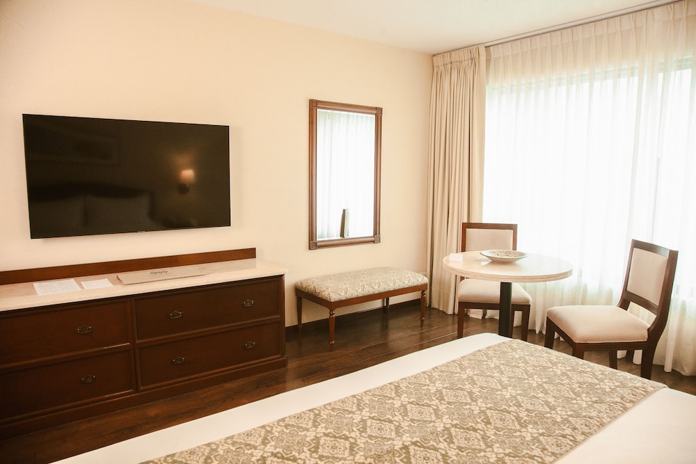 Los Tallanes Hotel Suites 25/70