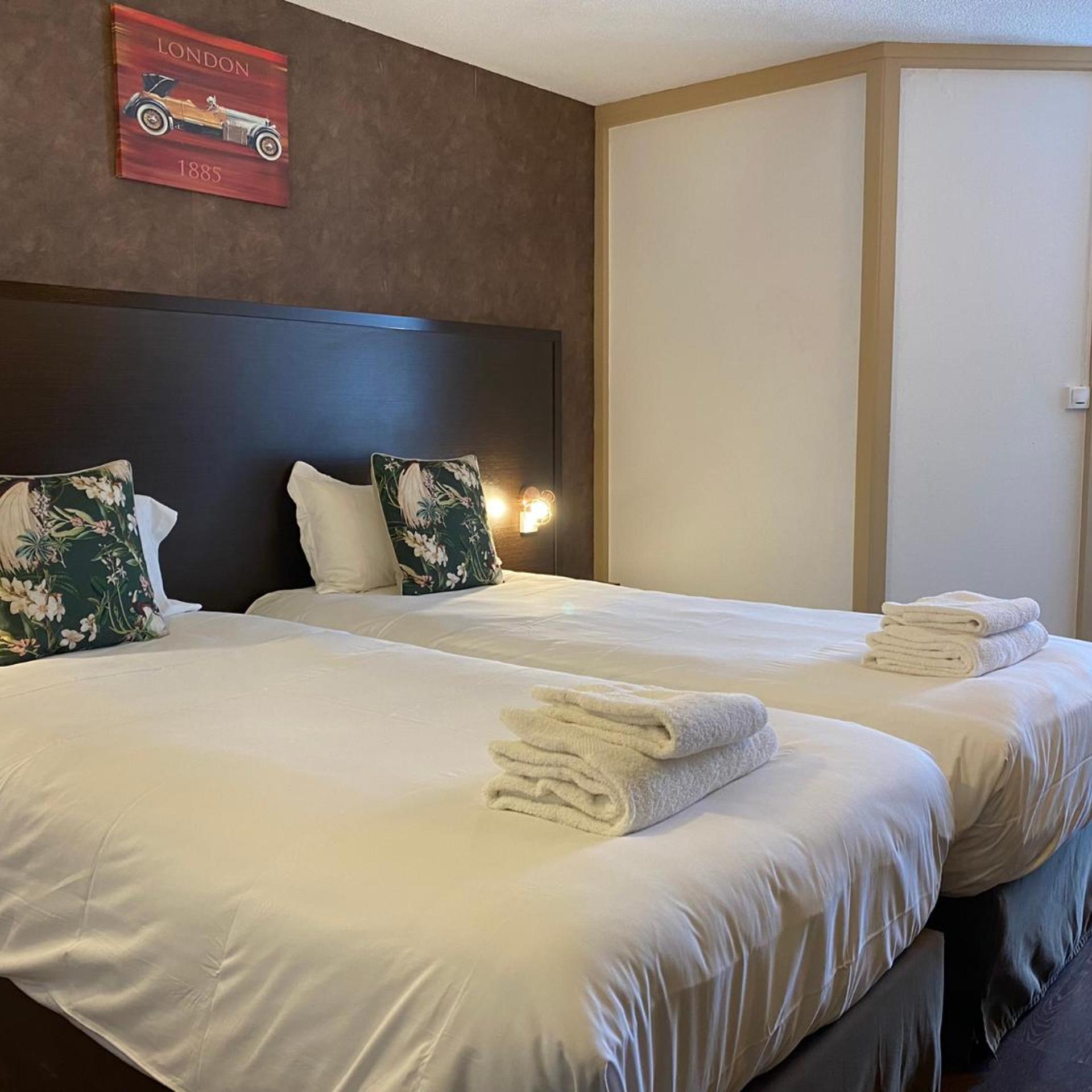 Room, Twin Beds