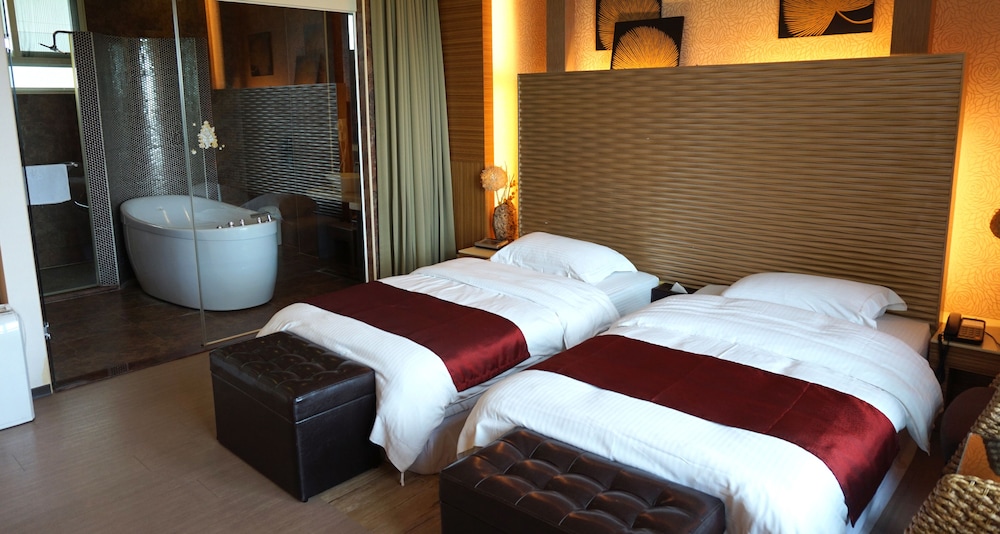 River Forest Resort Hotel 26/76