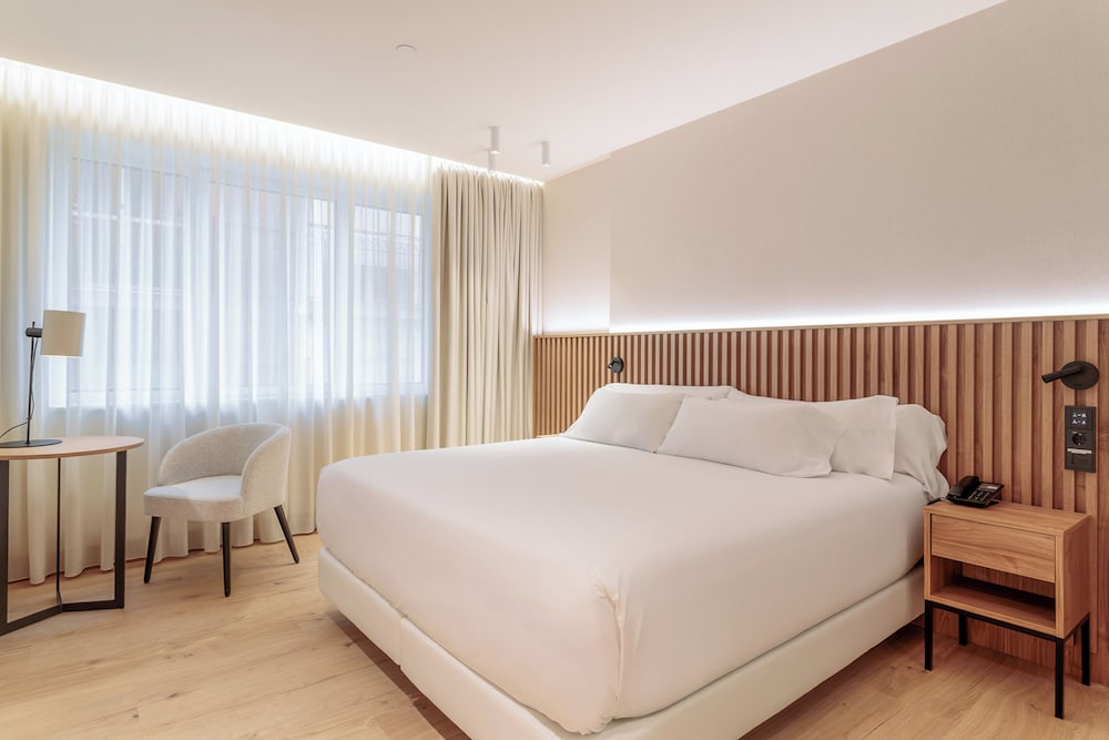 غرفة سوبيريور بسرير كينج، Hotel Murcia Rincon de Pepe Affiliated by Melia (ex Tryp Murcia) 6/10