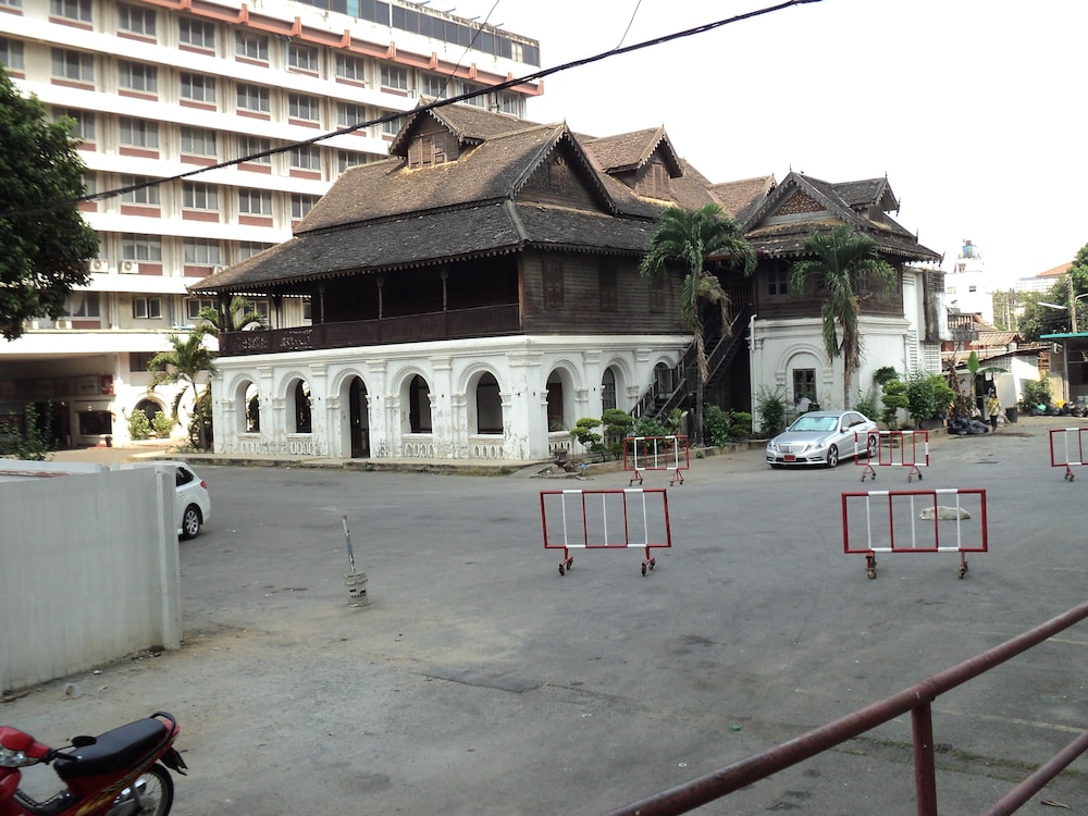 Diamond River Ping Petch Ngam Hotel 47/52