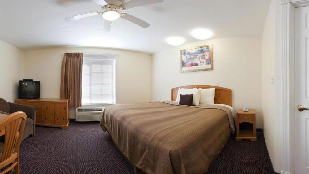 Candlewood Suites St. Joseph Benton Harbor 3/38