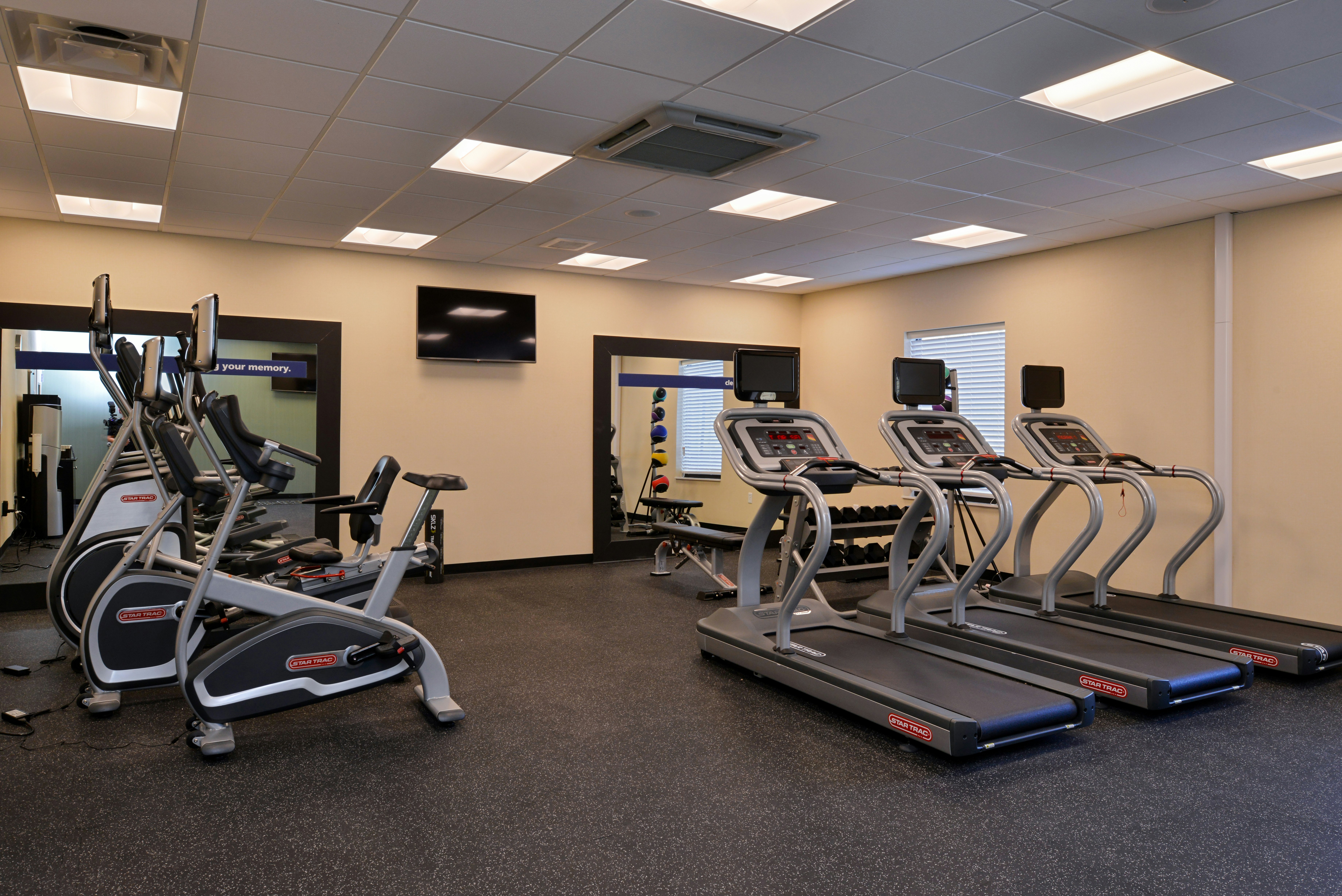 Hampton Inn & Suites Albany/East Greenbush 22/46