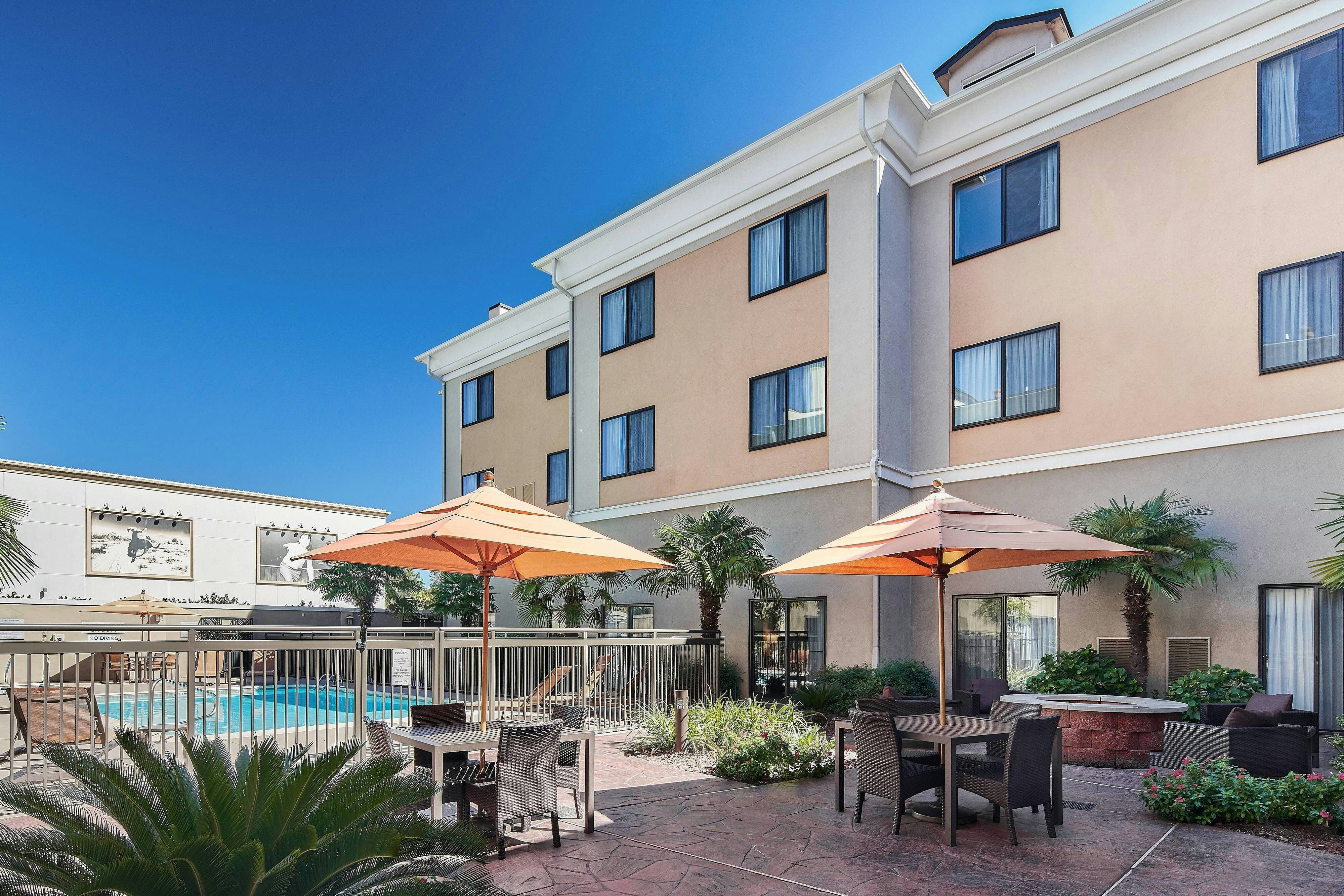 Courtyard By Marriott Shreveport Bossier Louisiana Boardwalk