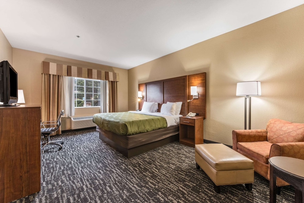 Quality Inn & Suites Hendersonville Flat Rock 10/29