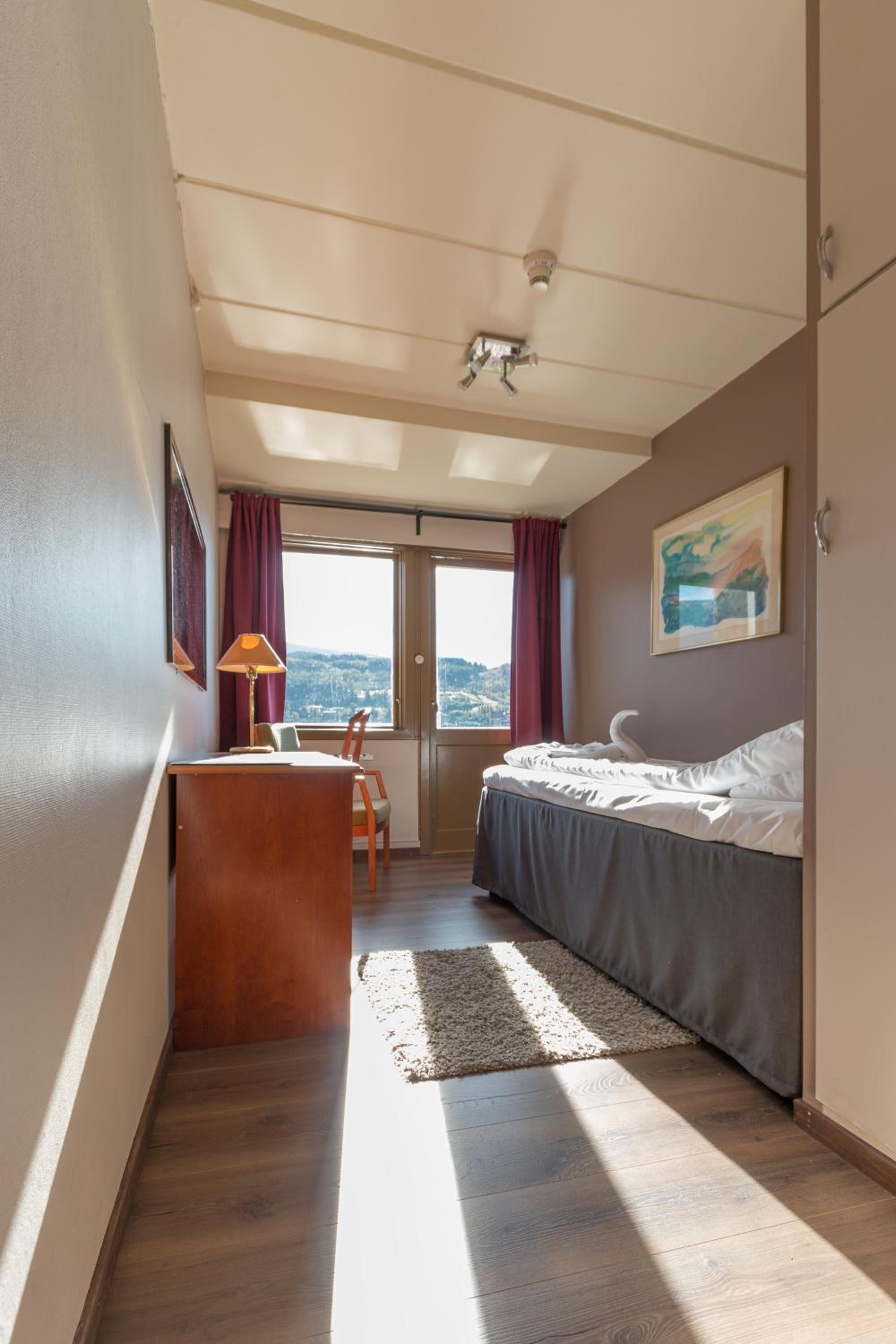 Room, Single, Single Bed