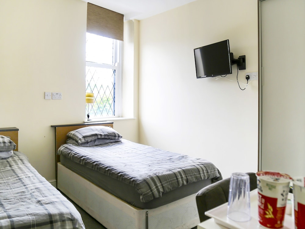 OYO Castle Hotel, Accrington 9/23