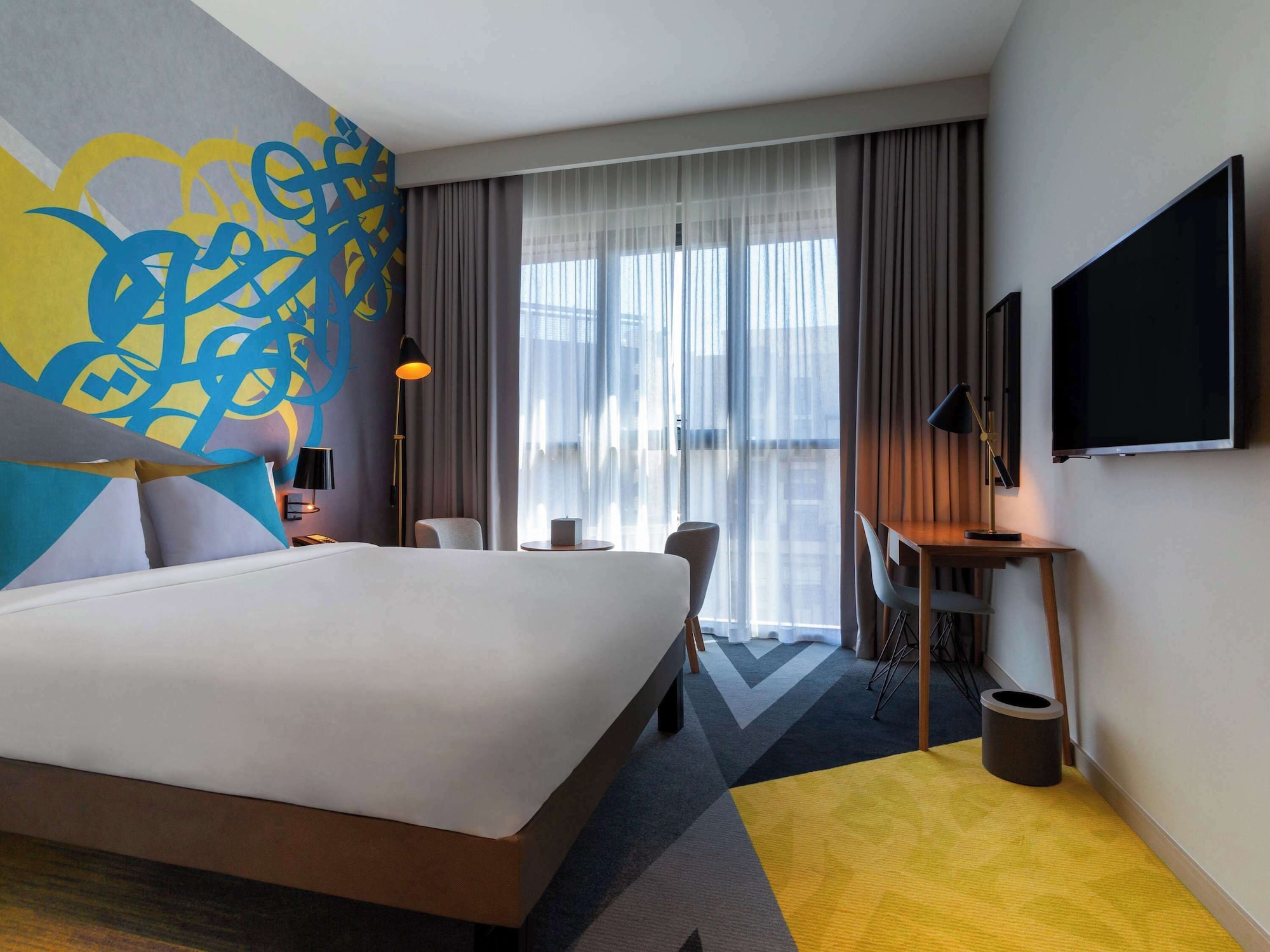 STANDARD, KING BED