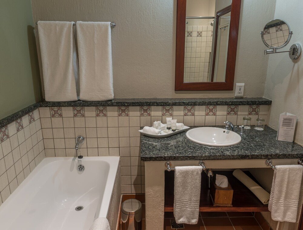 Frontier Inn 33/37