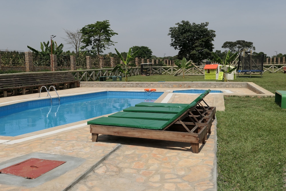 Buvi Lodge 25/50