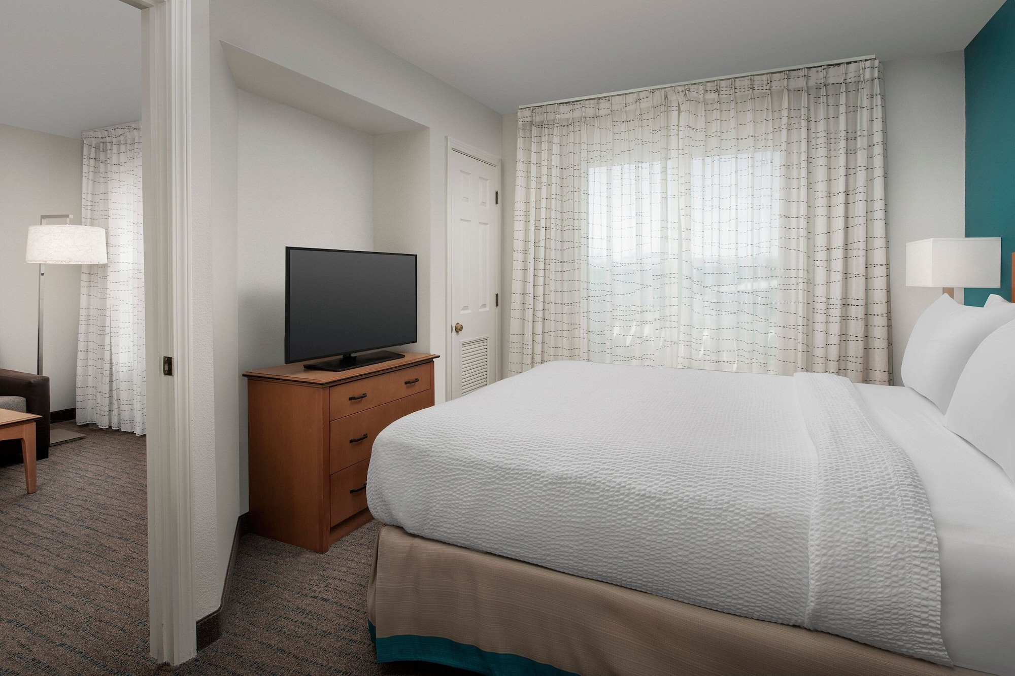 1 Bedroom, Suite, Queen Bed, Sofa, Accessible