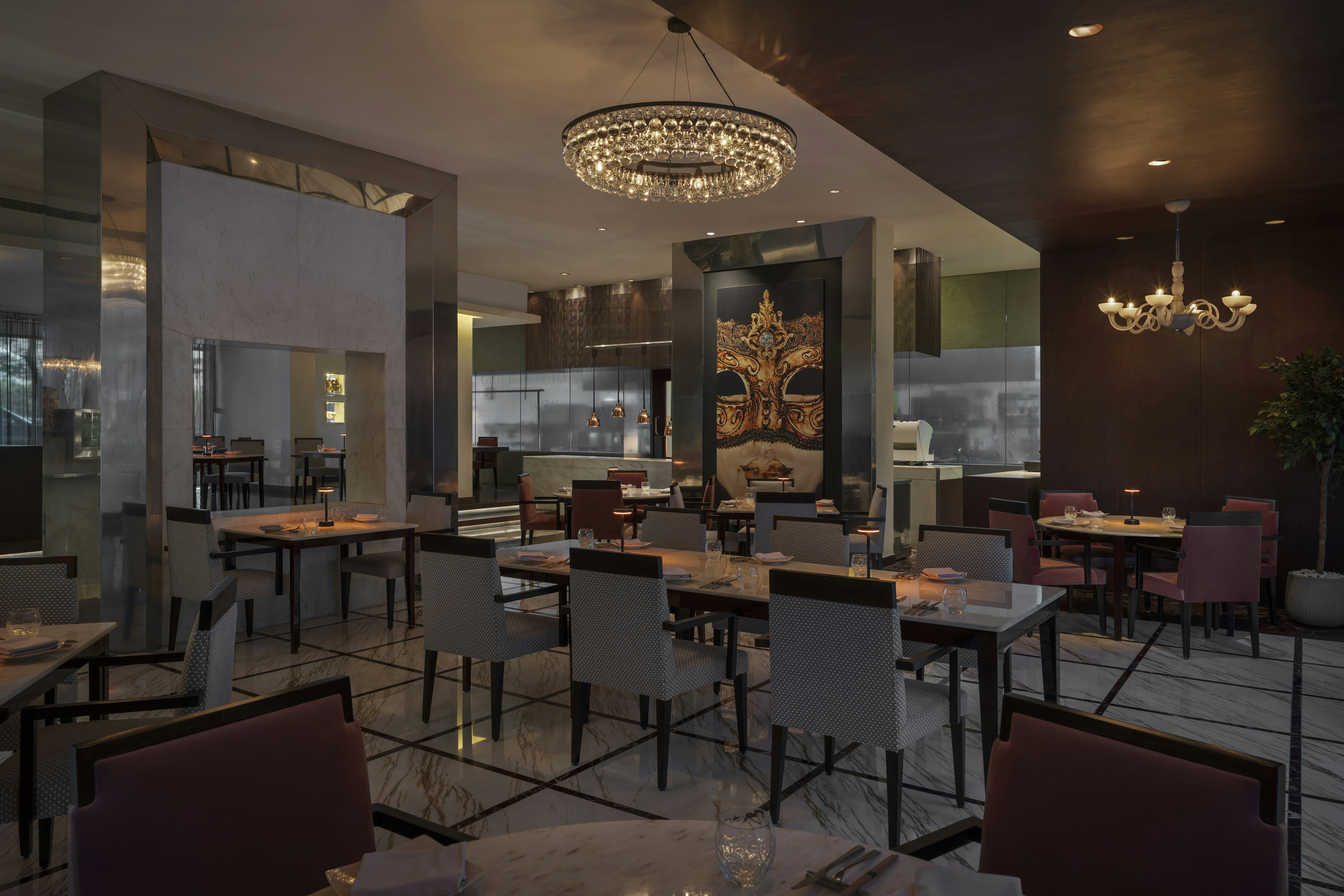 Park Rotana 37/50