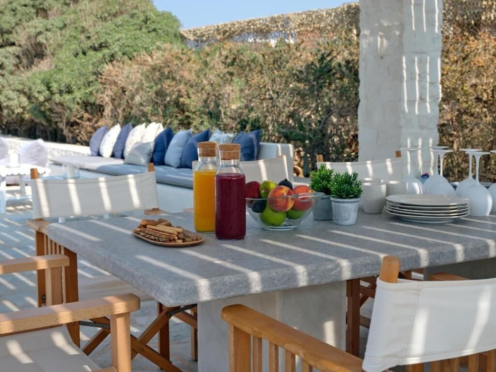Empire Luxury Villas 32/48