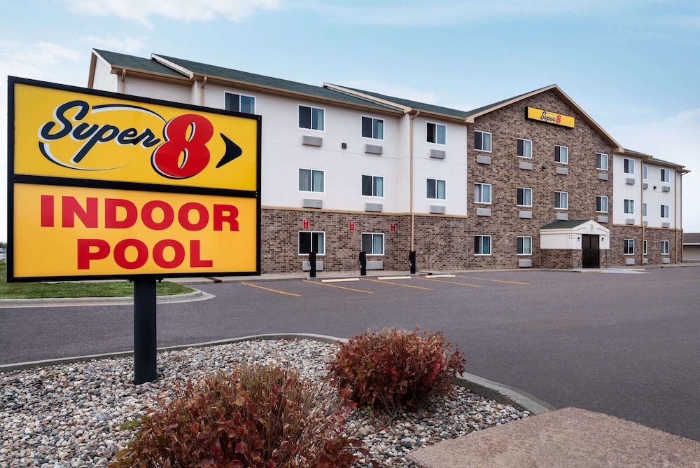 Super 8 by Wyndham Sioux Falls 2/34