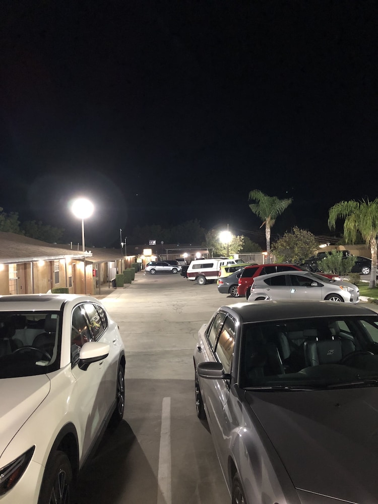 Topper Motel 38/47