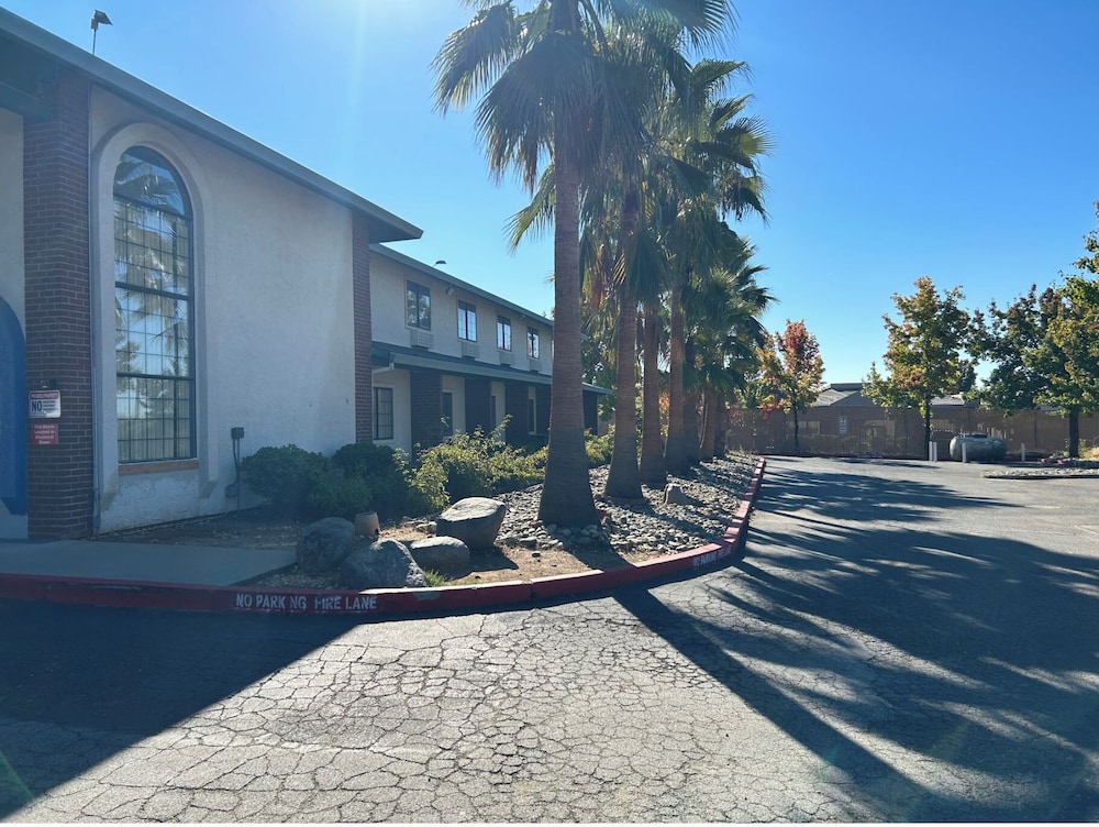 Studio6 Suites Cameron Park, CA - Folsom 38/40
