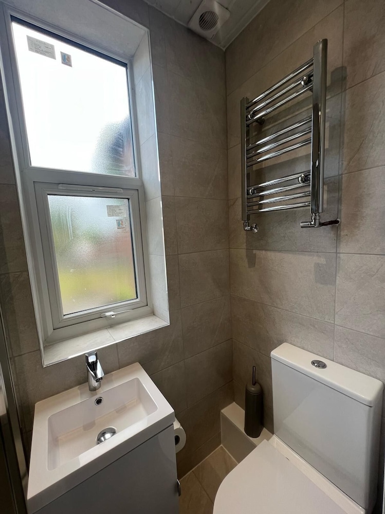 OYO Moorfields Villas 25/32