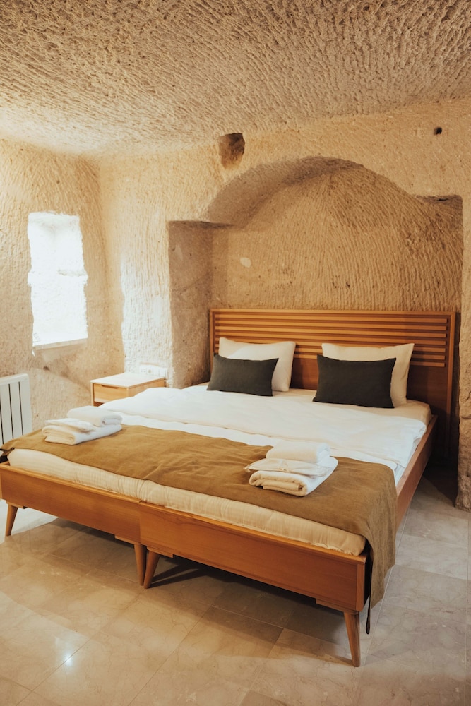 Juno Cappadocia 12/50