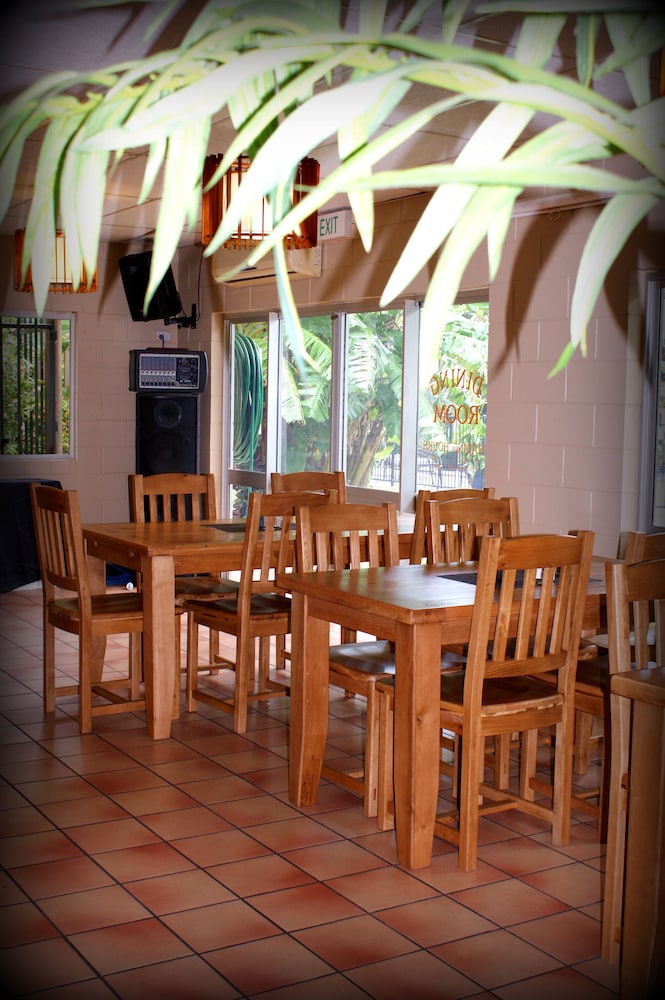 Wongai Beach Hotel 60/75