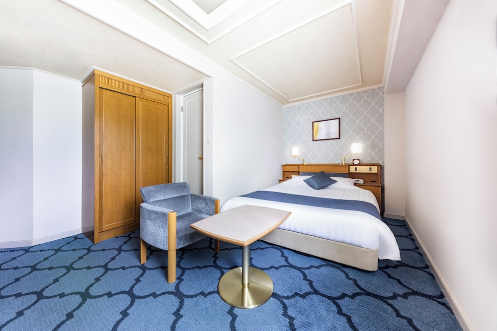 Senri Hankyu Hotel 30/64
