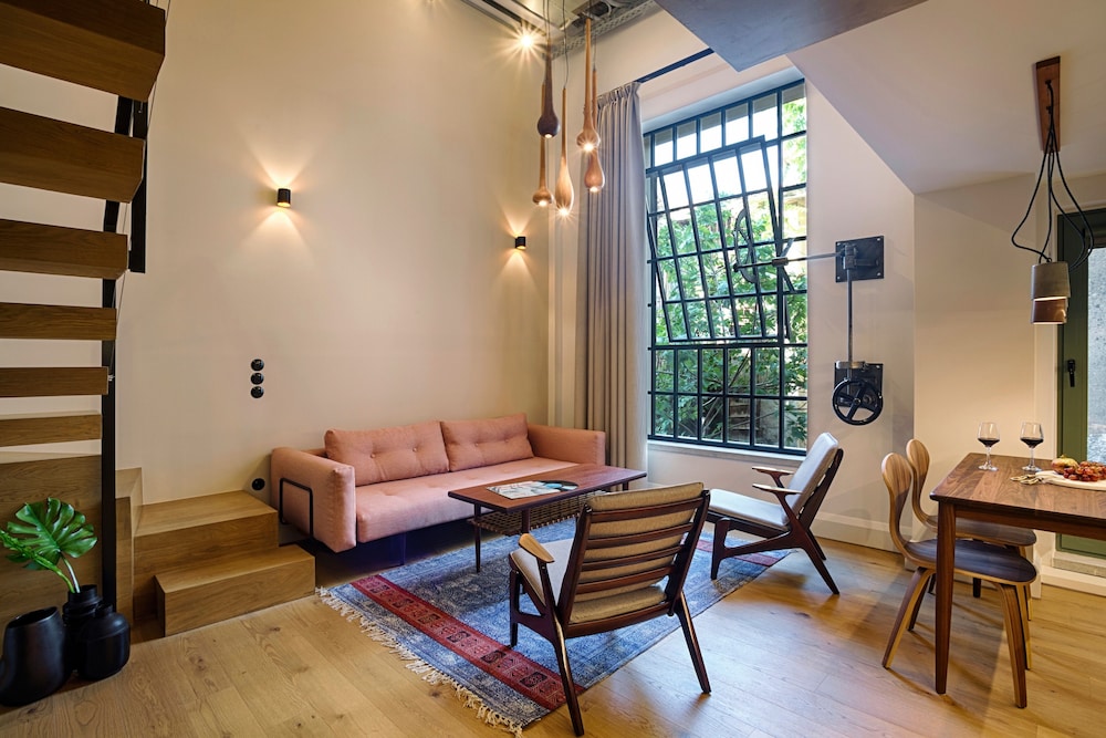 The Foundry Suites Athens 30/50