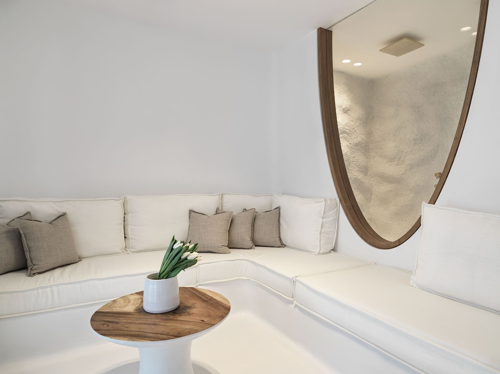 Mykonos Earth Suites 52/70