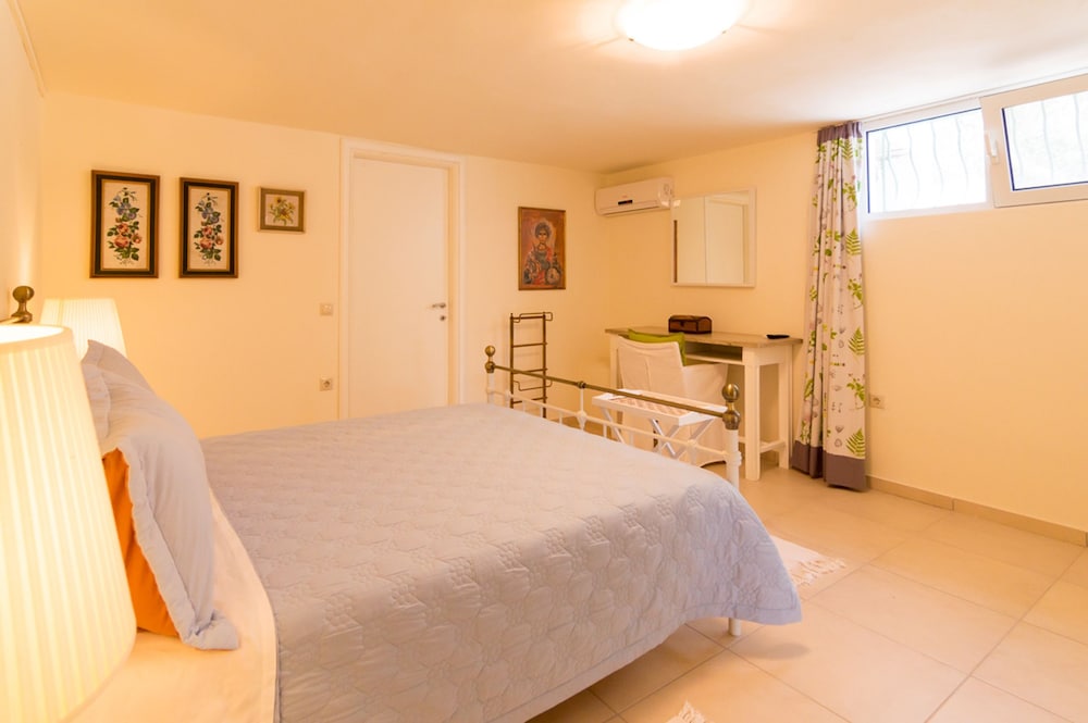 Villa Athena 26/77