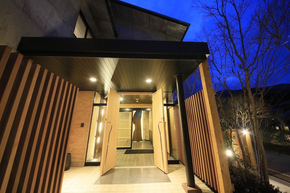 Hakone Fuga - Adults Only 2/50