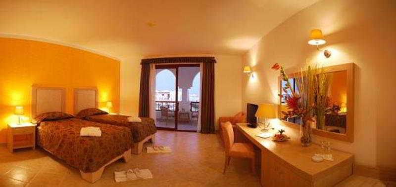 Gorgonia Beach Resort 8/35