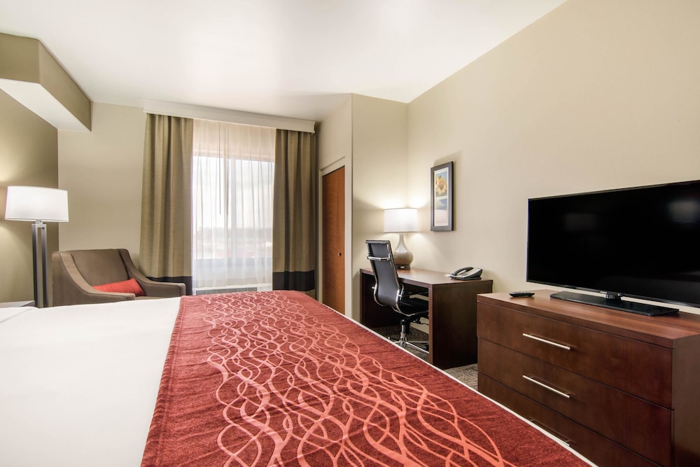 Comfort Inn and Suites Independence 7/40