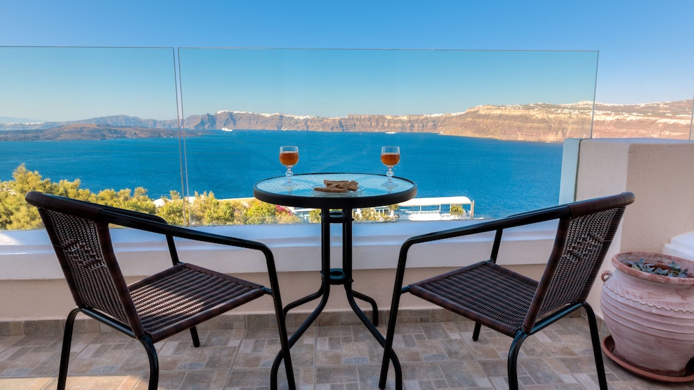 Akrotiri Apartments 24/50