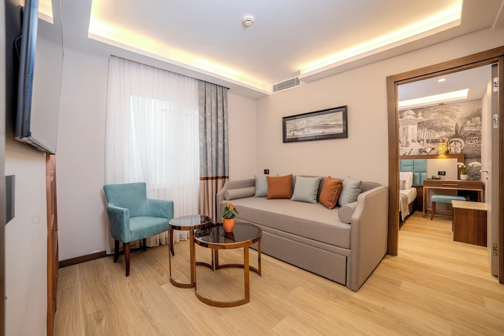 Grand Hilarium Hotel 49/68